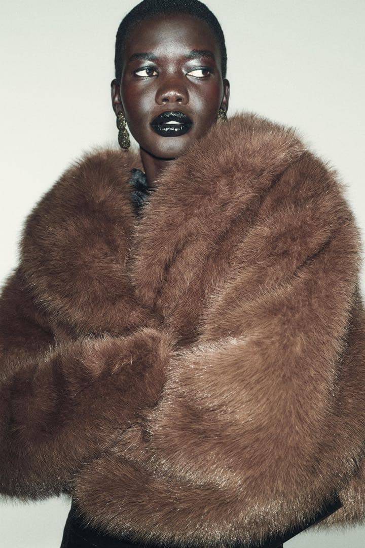 完売品ZARA ショートフェイクファーコート Sサイズ新品タグ付き　ブラウン