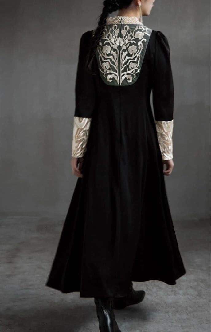 etoll バック刺繍フレアドレス