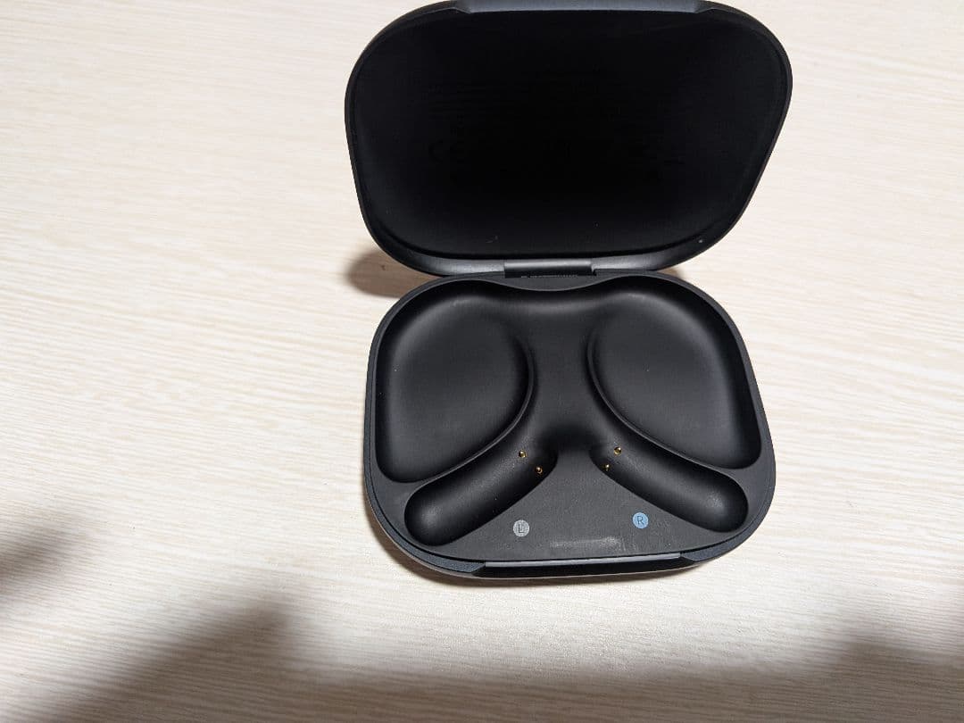 ワイヤレスイヤホン ブラック