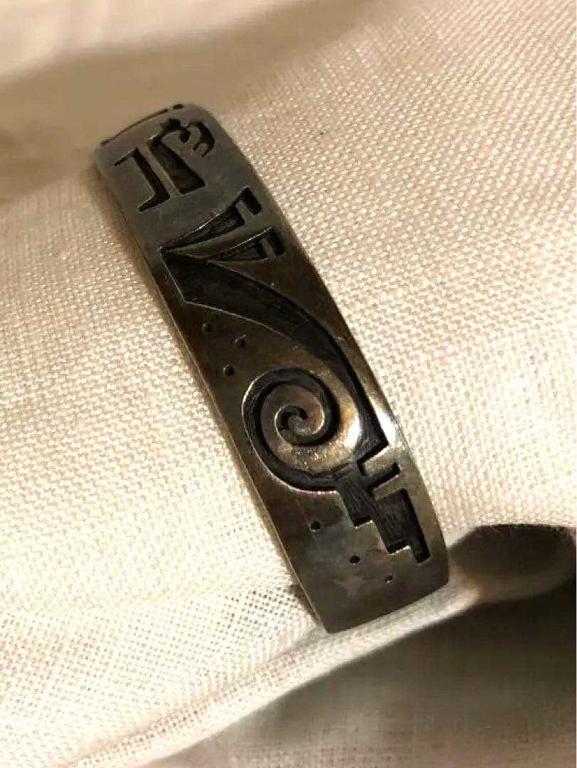 たけ(ホピ族　インディアンジュエリーシルバーバングル 鹿　動物彫刻入り )