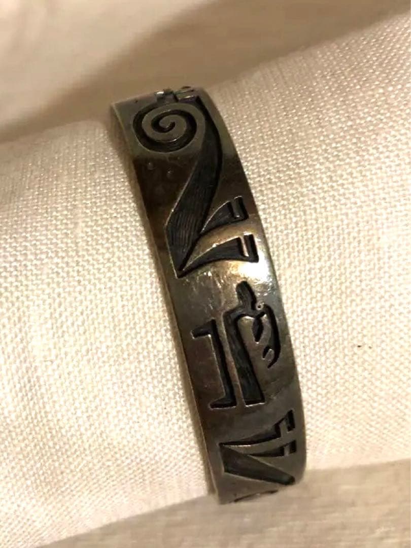 たけ(ホピ族　インディアンジュエリーシルバーバングル 鹿　動物彫刻入り )