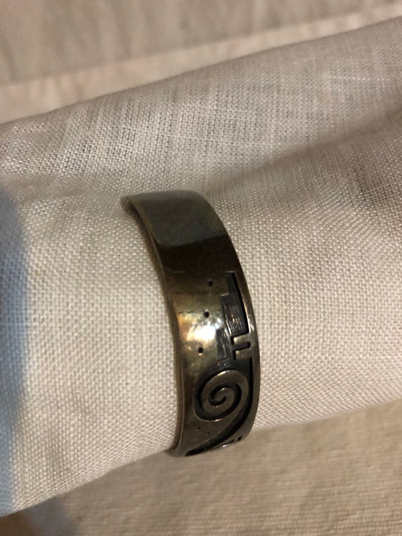 たけ(ホピ族　インディアンジュエリーシルバーバングル 鹿　動物彫刻入り )