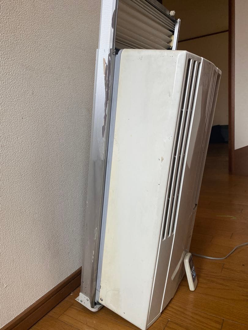 窓用エアコン ホワイト リモコン付き(古河市引き取り可能です)