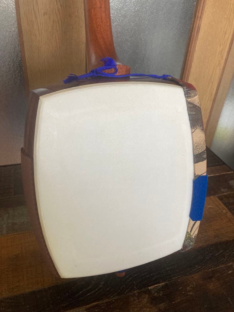 中棹三味線　棹太さ2.6 本皮　猫皮