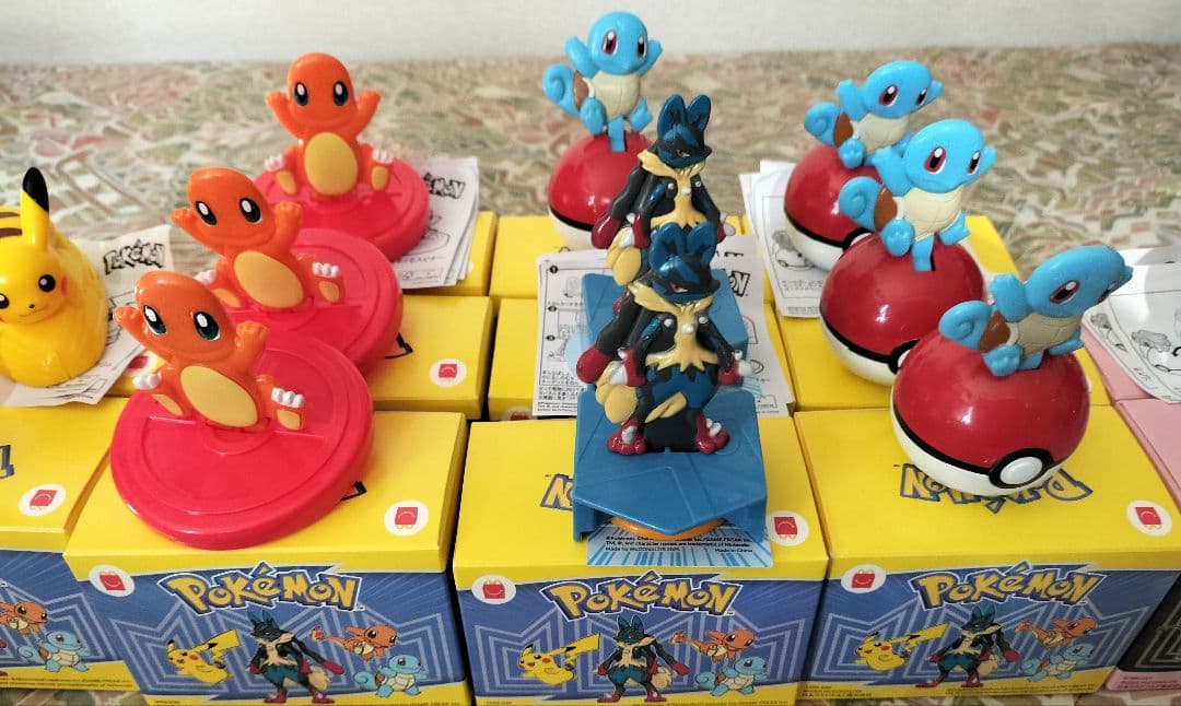 マクドナルド　ポケモンカード　4パック　玩具　16個セット