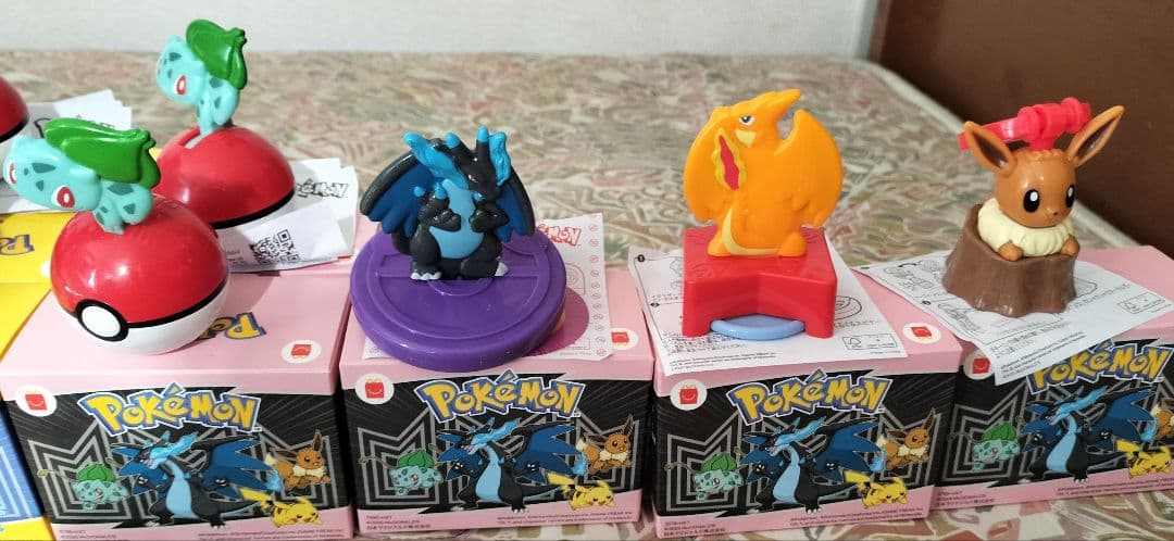 マクドナルド　ポケモンカード　4パック　玩具　16個セット