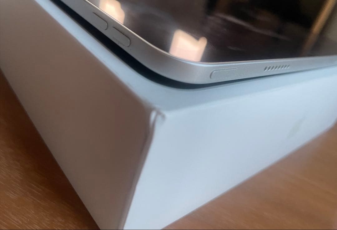 【美品】iPad Pro11inch第四世代 128GB m2搭載