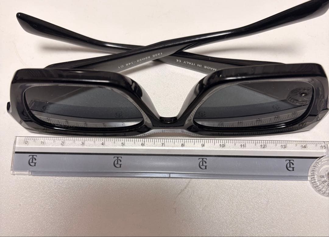 破格‼️ PRADA サングラス　定価72000円