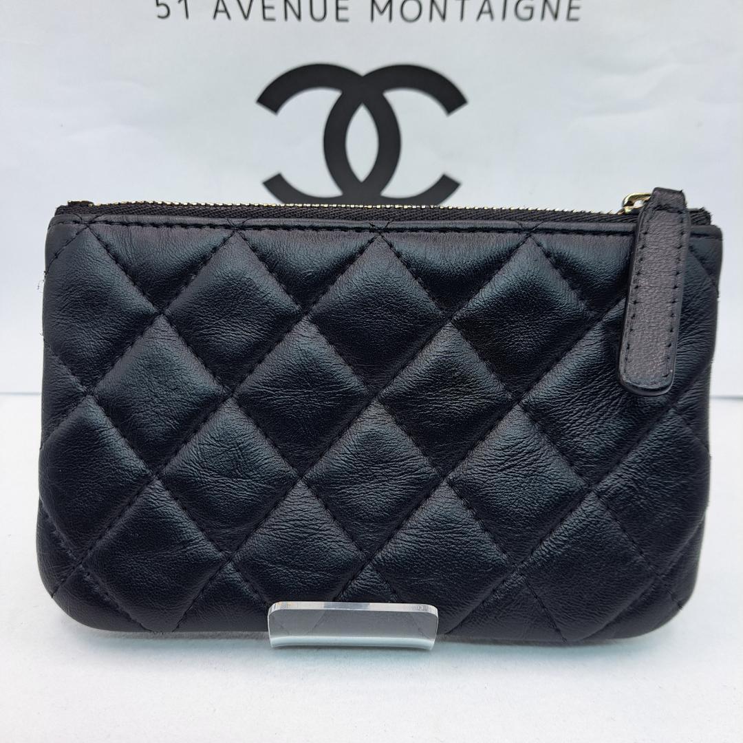 CHANEL　ケース　マトラッセ　ブラック　キルティング