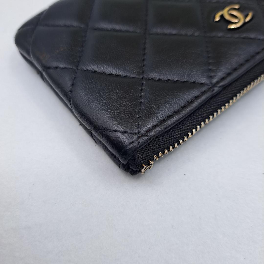 CHANEL　ケース　マトラッセ　ブラック　キルティング