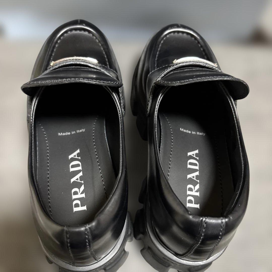 PRADA ブラックレザー ローファー 37