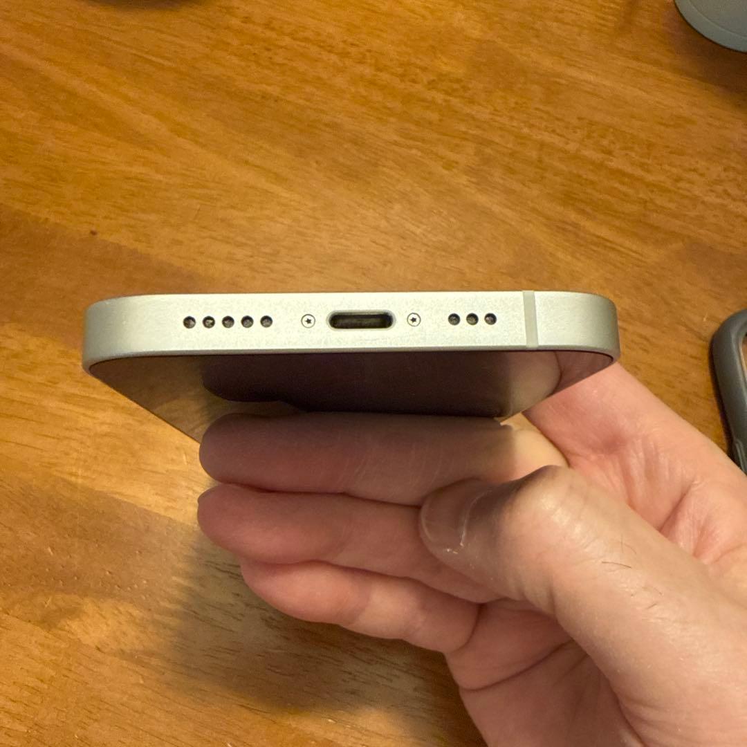 Apple iPhone13 スターライト 128GB 海外正規品 SIMフリー