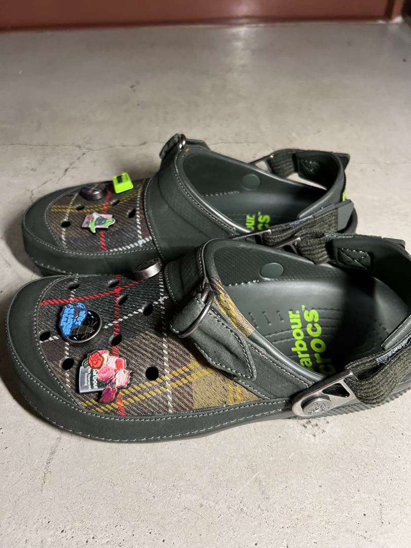 靴 Barbour x Crocs Classic Clog