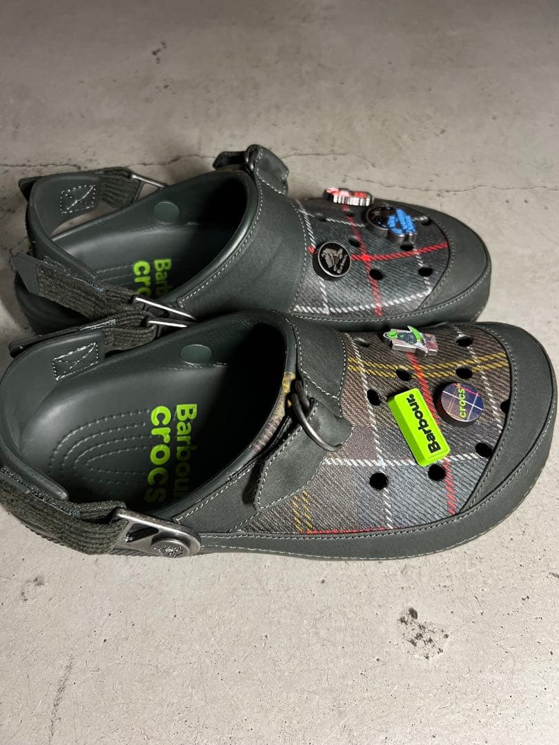 靴 Barbour x Crocs Classic Clog