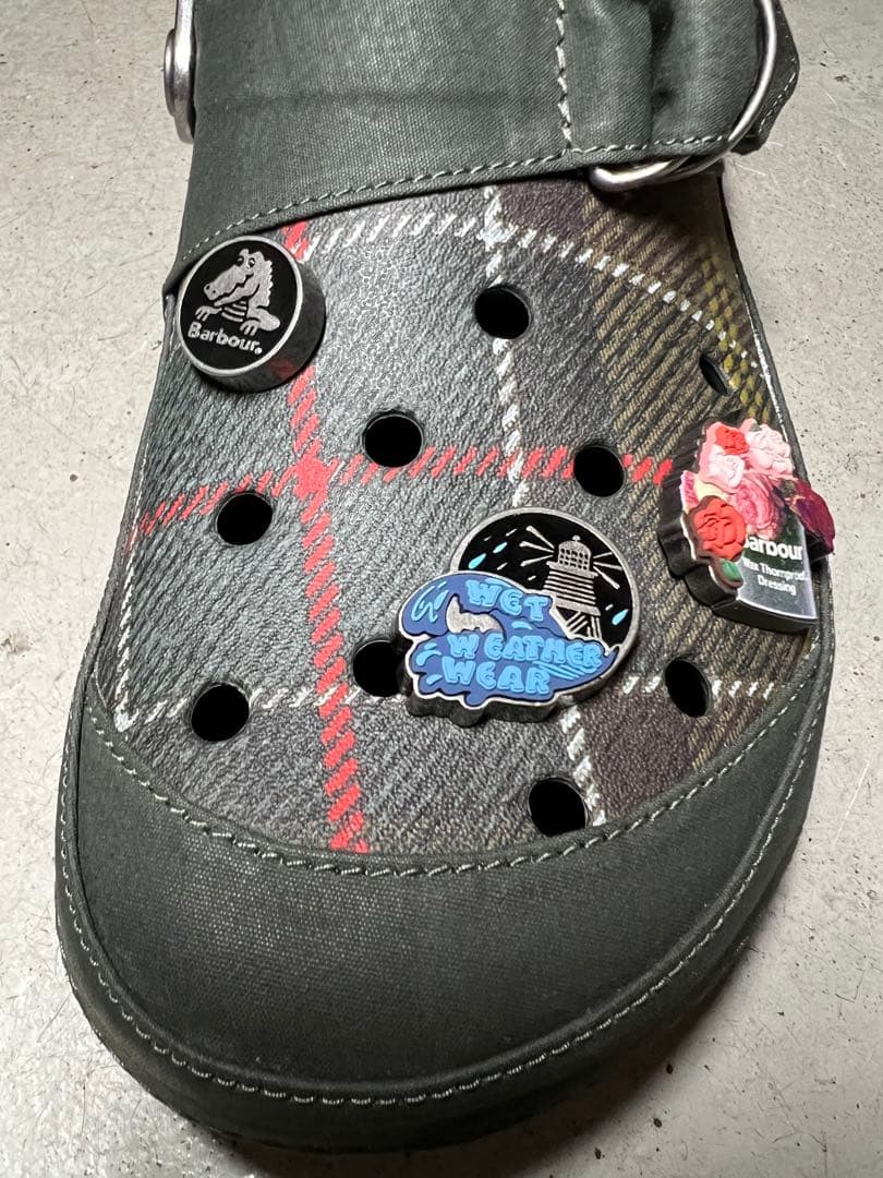 靴 Barbour x Crocs Classic Clog