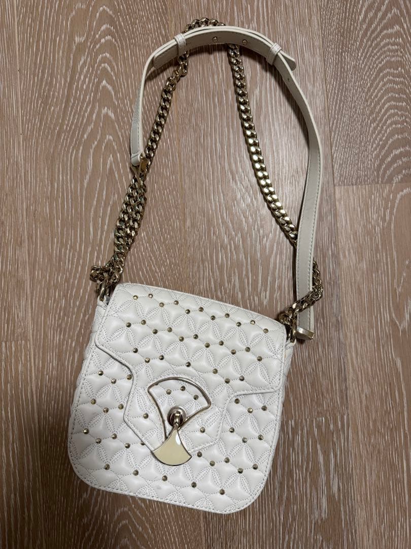 あ*い様 ブルガリ　ホワイト キルティング ショルダーバッグ