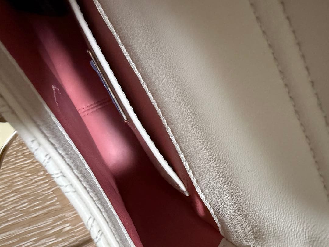 あ*い様 ブルガリ　ホワイト キルティング ショルダーバッグ