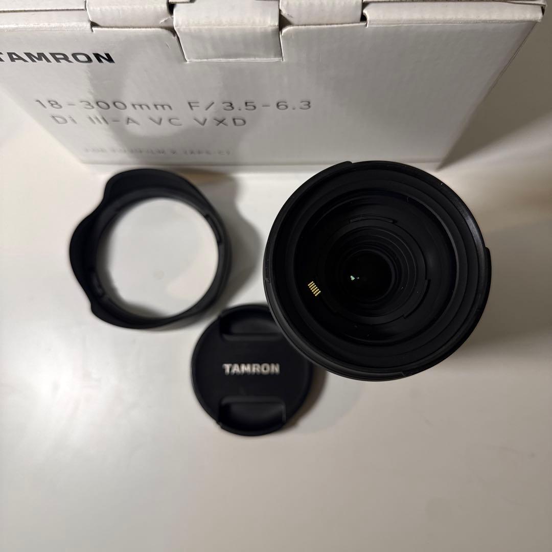 タムロン 18-300mmズームレンズ Xマウント