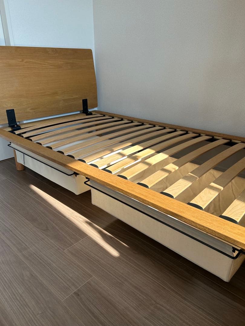 無印良品　シングルベッドフレーム オーク材ヘッドボード付き