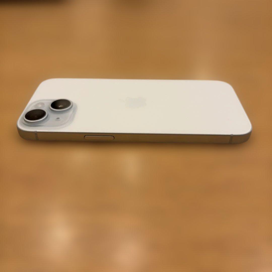 iPhone 15 128GBブルー 本体 ケーブル・フィルム・ケース付き！