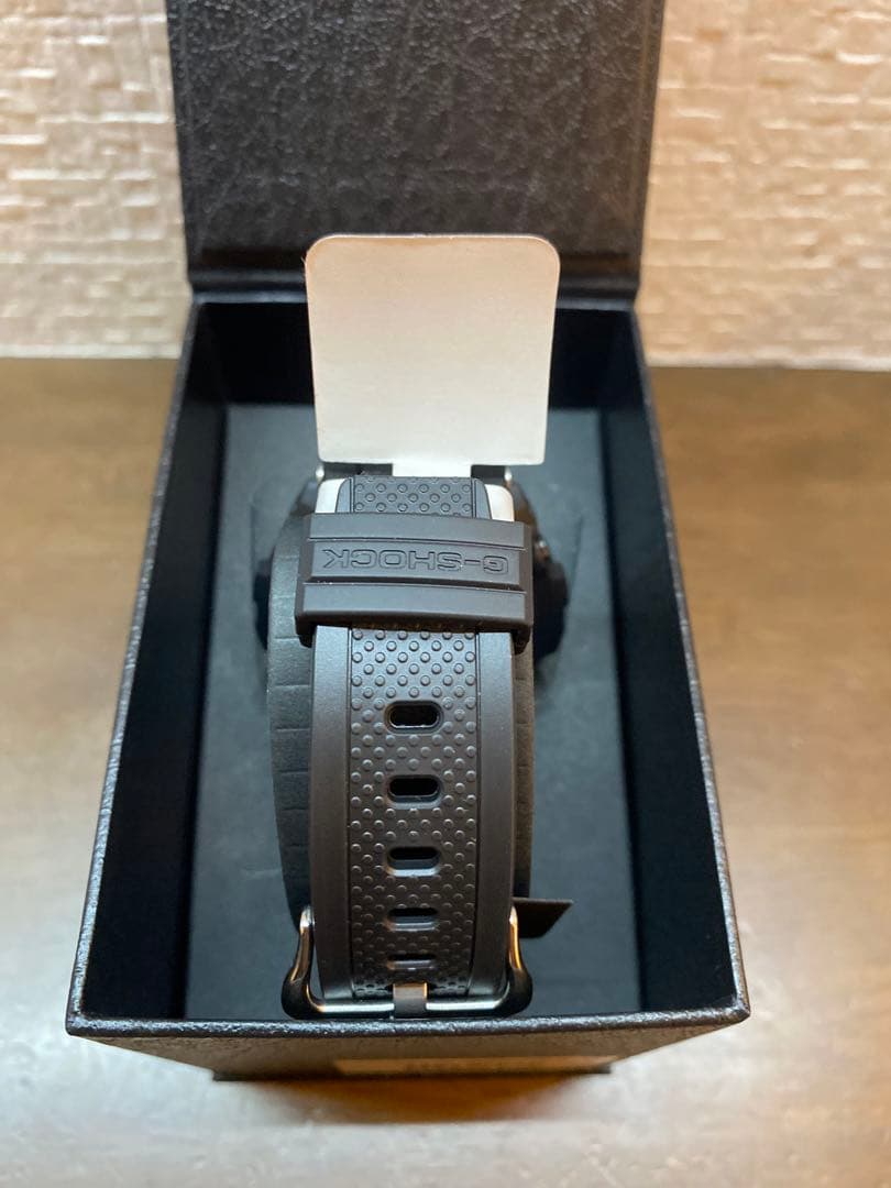 【新品未使用品】G-SHOCK　GST-W300-1AJF 電波ソーラー