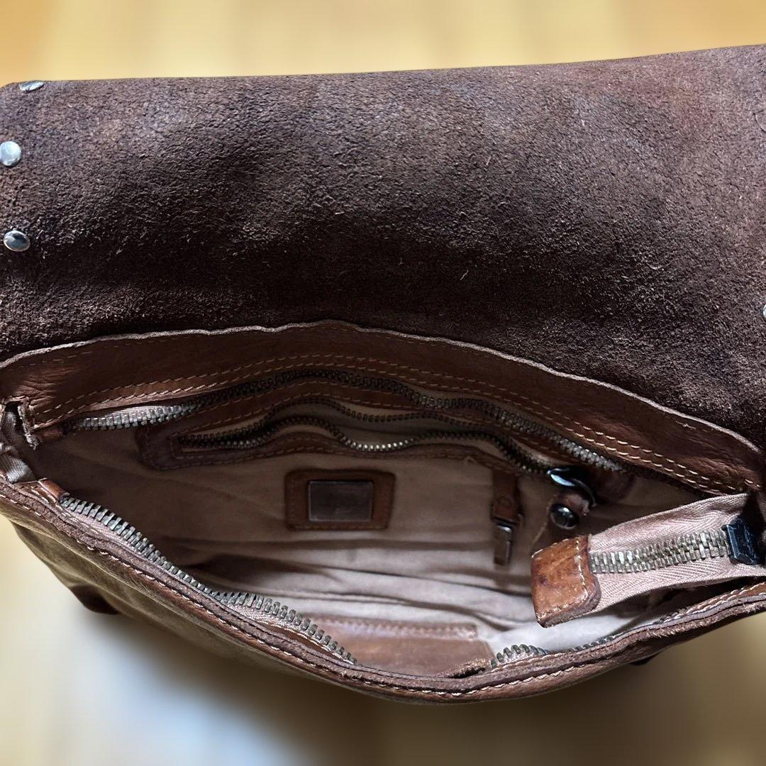 ブラウンレザーショルダーバッグ　CANPOMAGGI