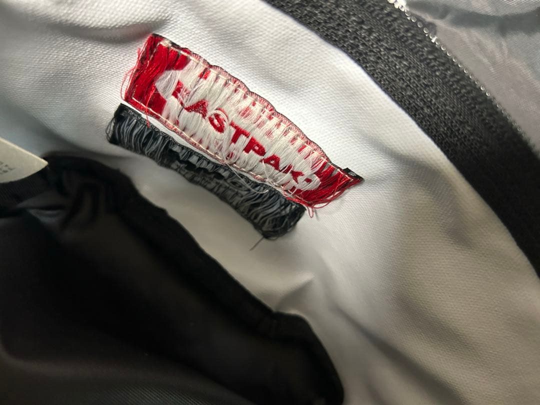 イーストパック　mm6 ボディバッグ