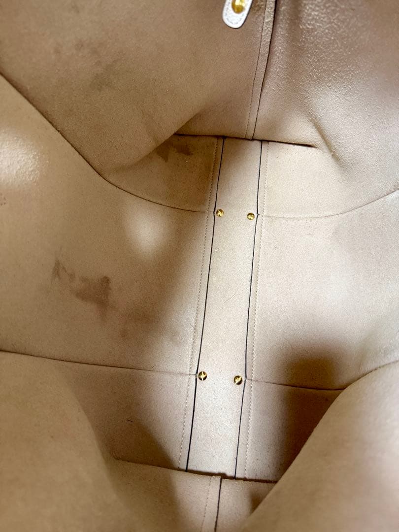 TOD'S タイムレスレザートートバッグ　ミディアム