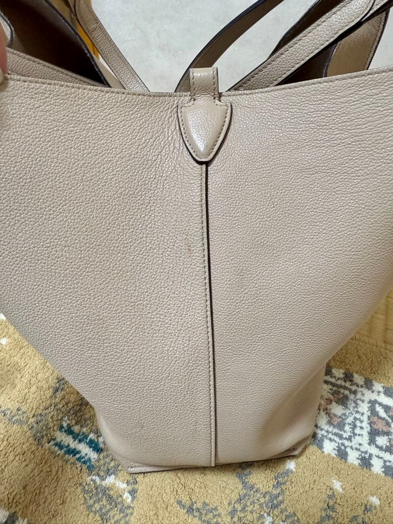 TOD'S タイムレスレザートートバッグ　ミディアム