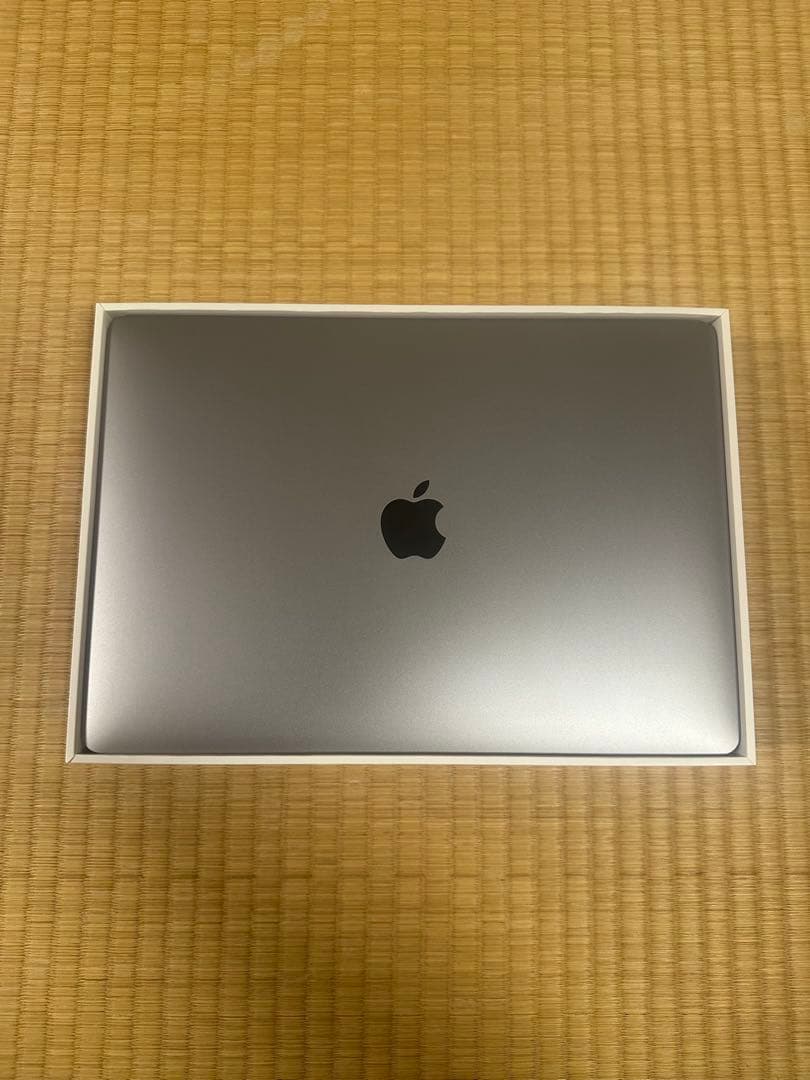 Apple MacBook Air シルバー (M1, 2020)
