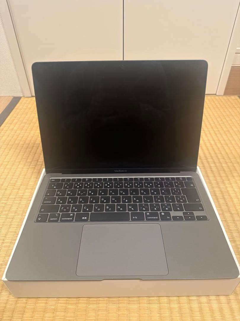 Apple MacBook Air シルバー (M1, 2020)