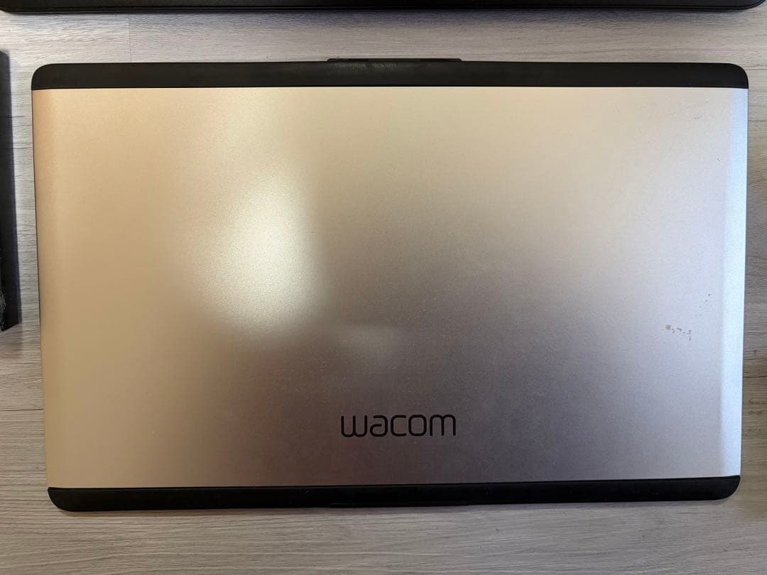 Cintiq 13HD液晶ペンタブレット DTK-1300/K0 wacom