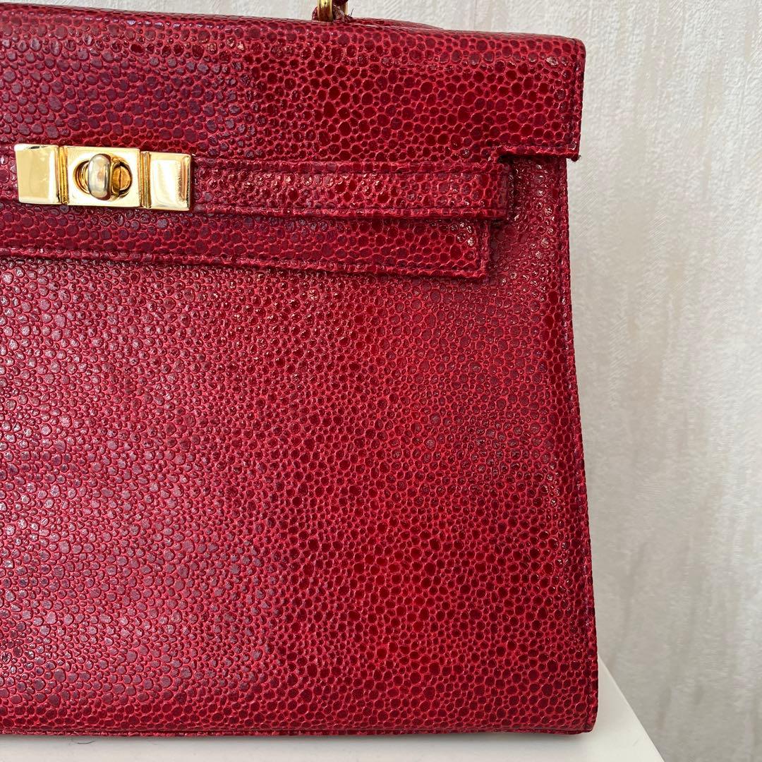 イタリア　レザー　ハンドバッグ　金具付き　ワンハンドル　ハイクラス　高級　本革