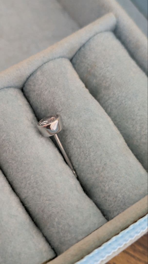 PT900　0.35カラット　ダイヤモンド　片耳　シンプル　ピアス