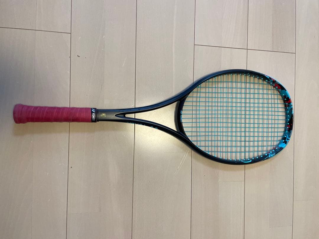 テニスラケット ヨネックス　ジオブレイク70vs グリップUL1