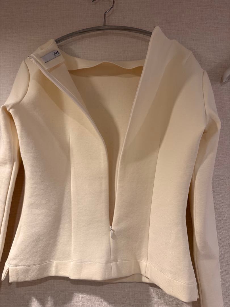 JENNE美バストライン裏起毛カットソー/ホワイト/S新品未使用ジェンヌ長袖