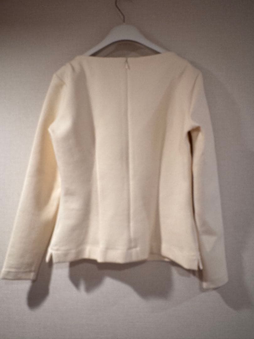 JENNE美バストライン裏起毛カットソー/ホワイト/S新品未使用ジェンヌ長袖