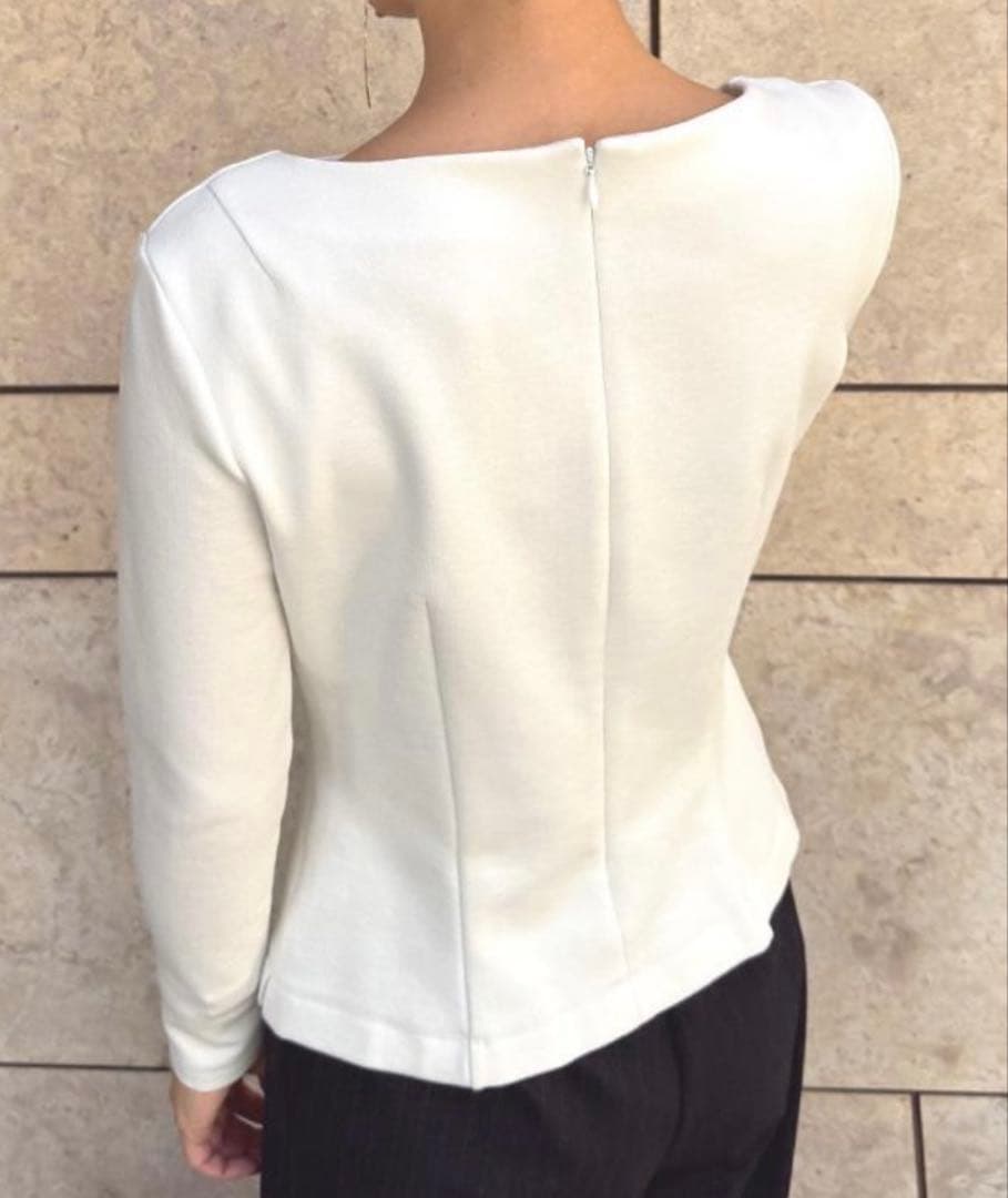 JENNE美バストライン裏起毛カットソー/ホワイト/S新品未使用ジェンヌ長袖