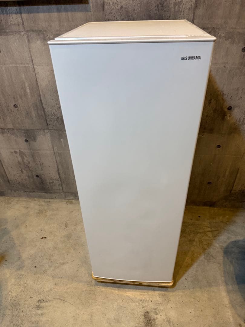 ★名古屋市近郊送料無料！　冷凍庫アイリスオーヤマIUSN-14A-W 2022年