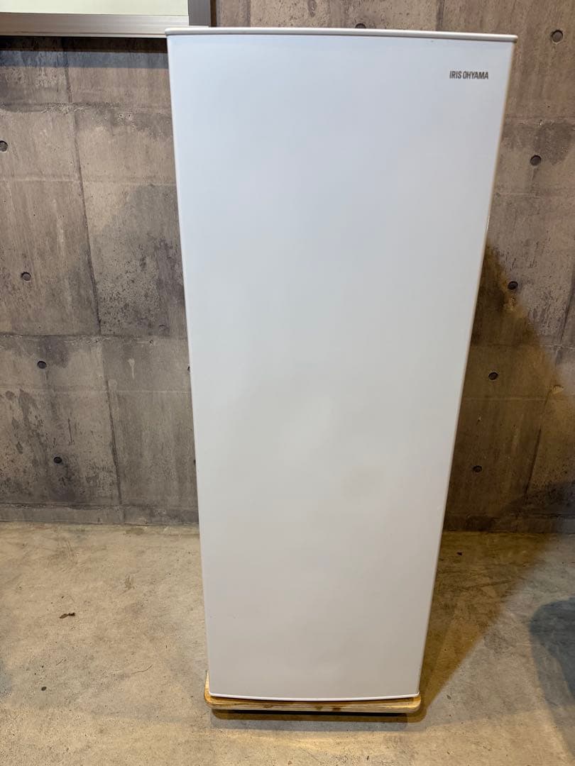 ★名古屋市近郊送料無料！　冷凍庫アイリスオーヤマIUSN-14A-W 2022年