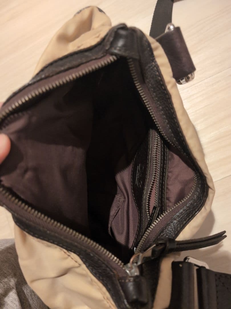 DOLCE&GABBANA ナイロン製ベージュショルダーバッグ