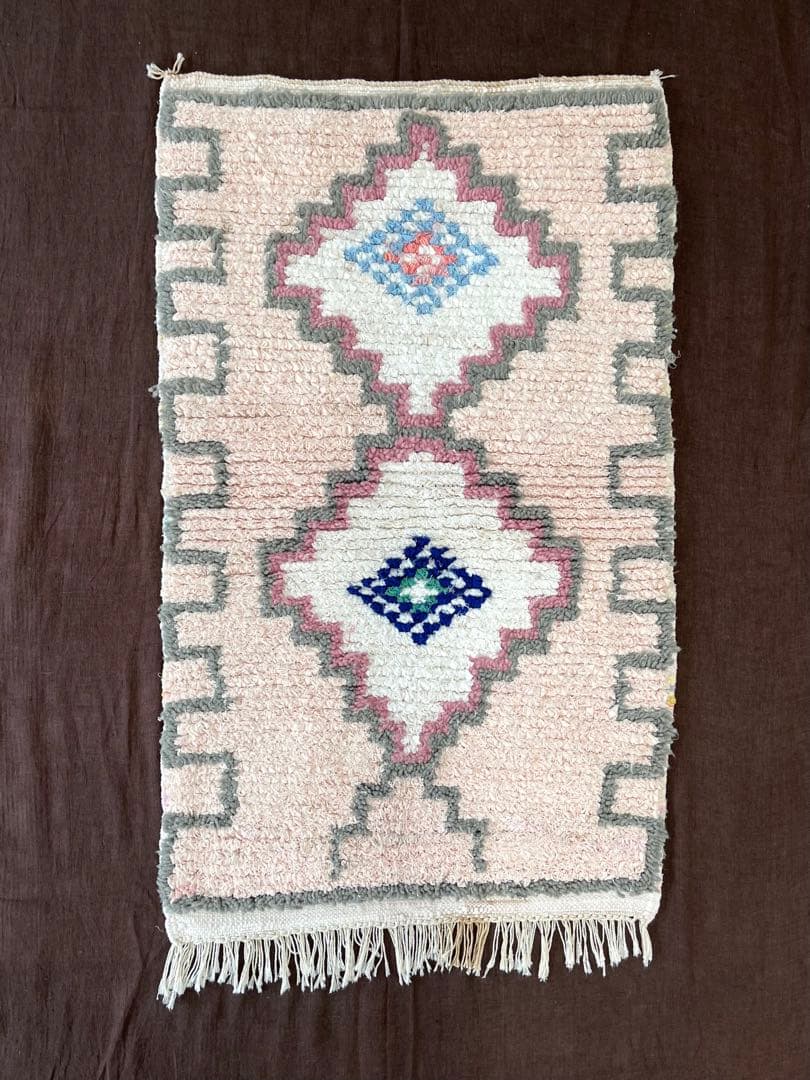 【最終値下げ】ボシャルウィットラグ(ピンク凸凹菱形紋様)