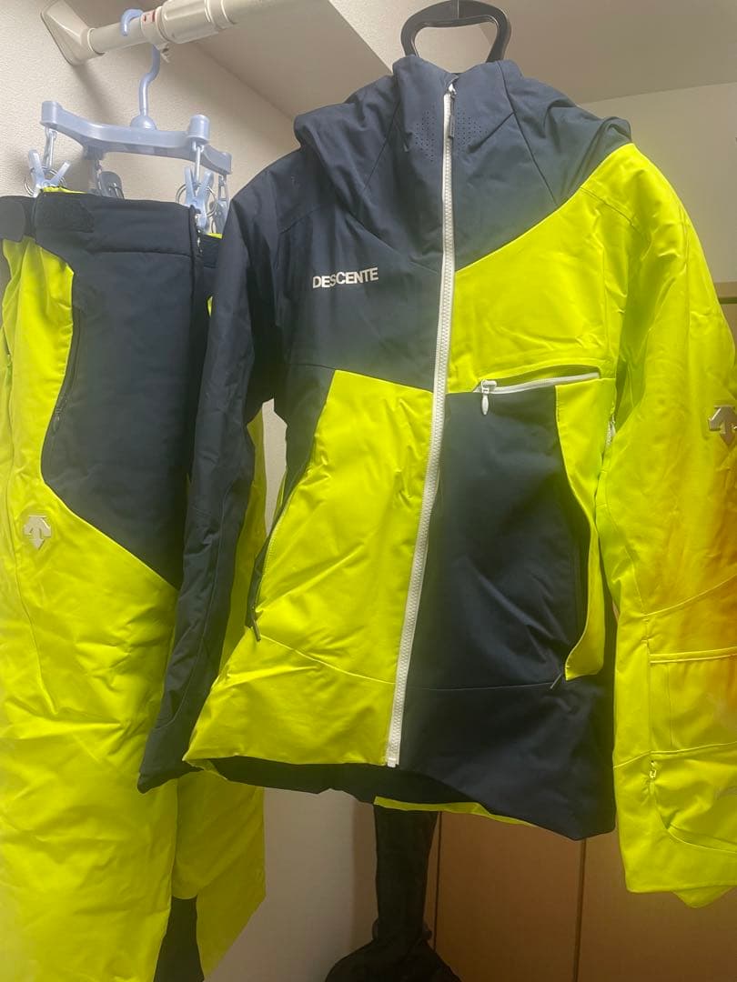 DESCENTE スキーウェア ネイビー/ライムグリーン