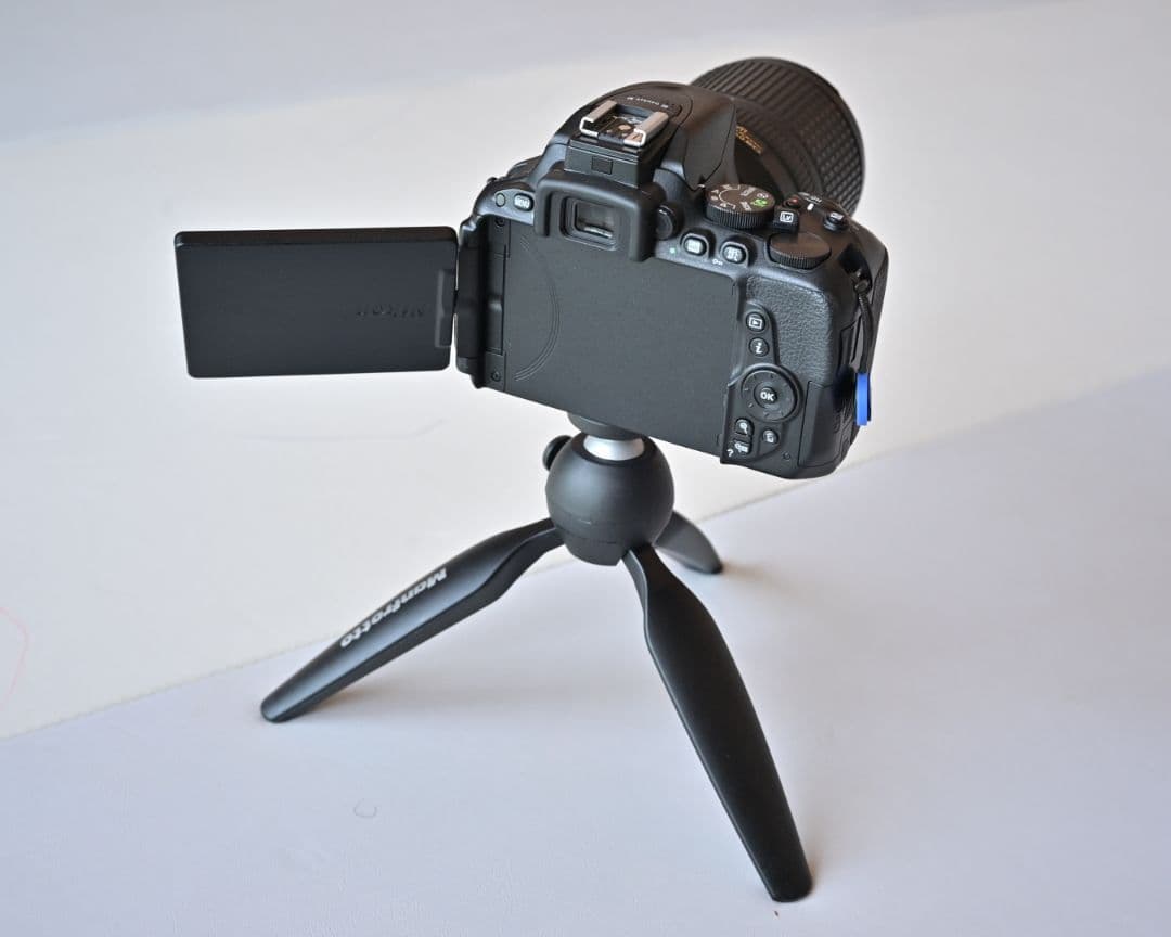 ニコン 一眼レフ D5500 18-140mm 55-200mm レンズセット