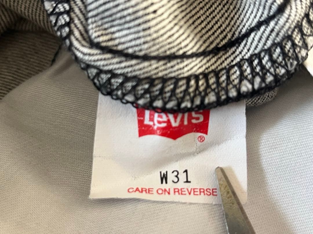 W31リーバイス エンジニアード　先染ブラック　日本製　アーカイブ　立体裁断