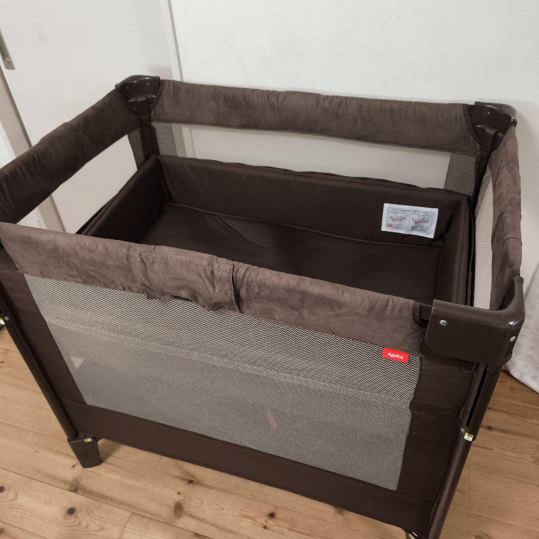 美品【Aprica/アップリカ】ココネルエアープラス ブラウン ベビーベッド