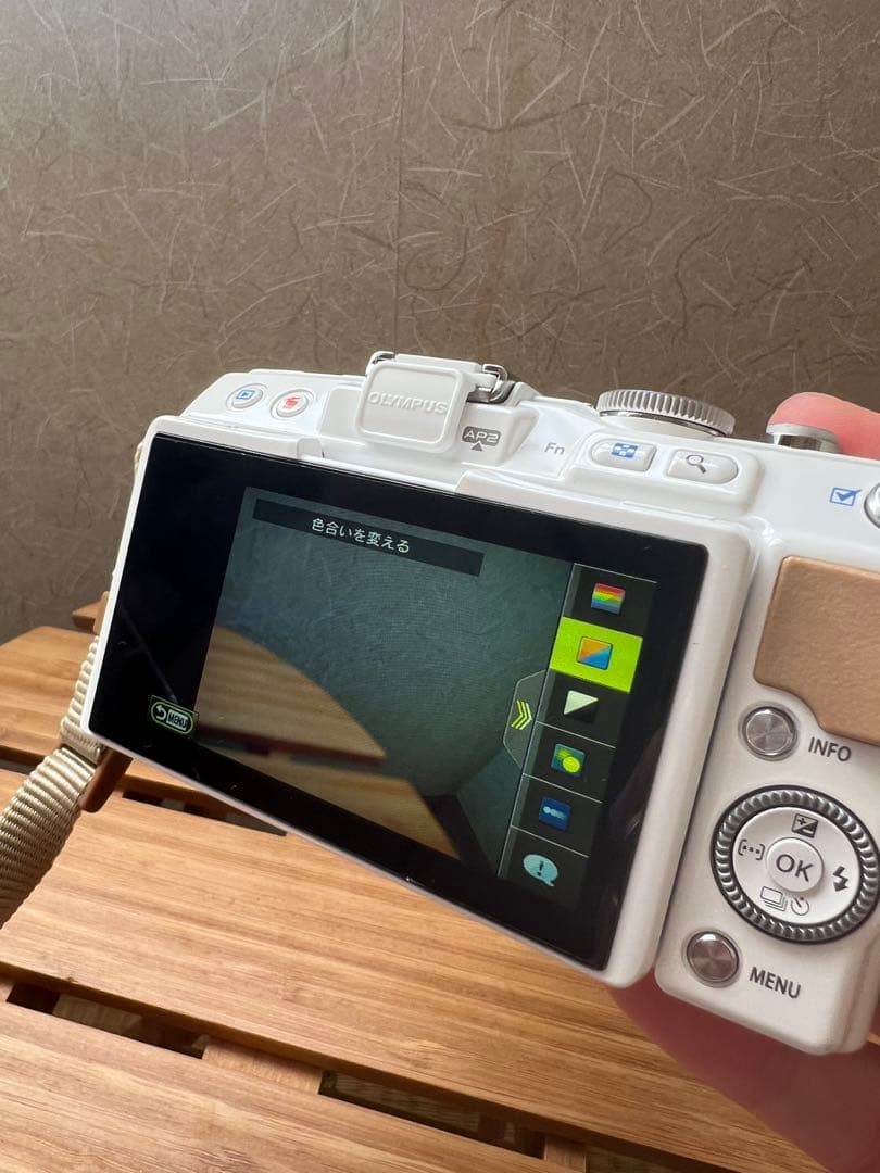 ☆Wi-Fi & 自撮り☆オリンパス E-PL5 ホワイト レンズキット