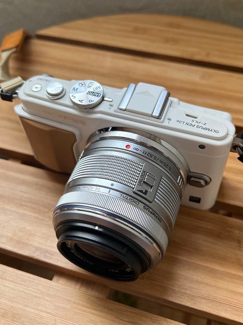 ☆Wi-Fi & 自撮り☆オリンパス E-PL5 ホワイト レンズキット