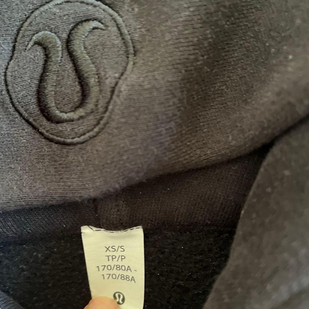 ルルレモン　scuba hoodie ブラックフード付きパーカー