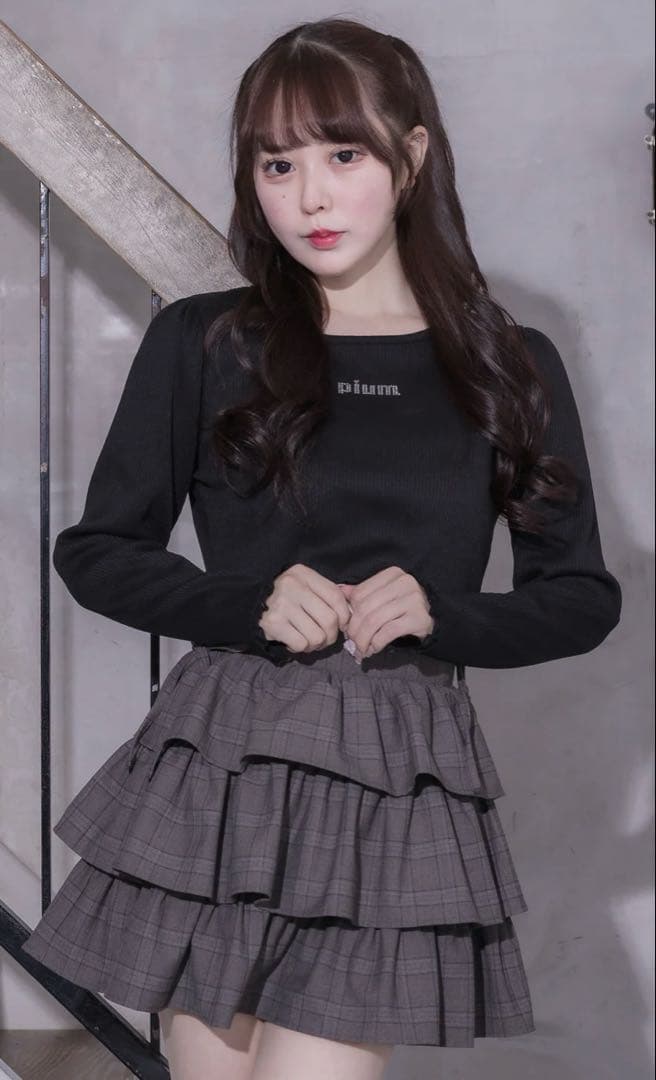 ⚠️最終値下げ⚠️ pium ピウム レースフリルストーンロゴカットソー